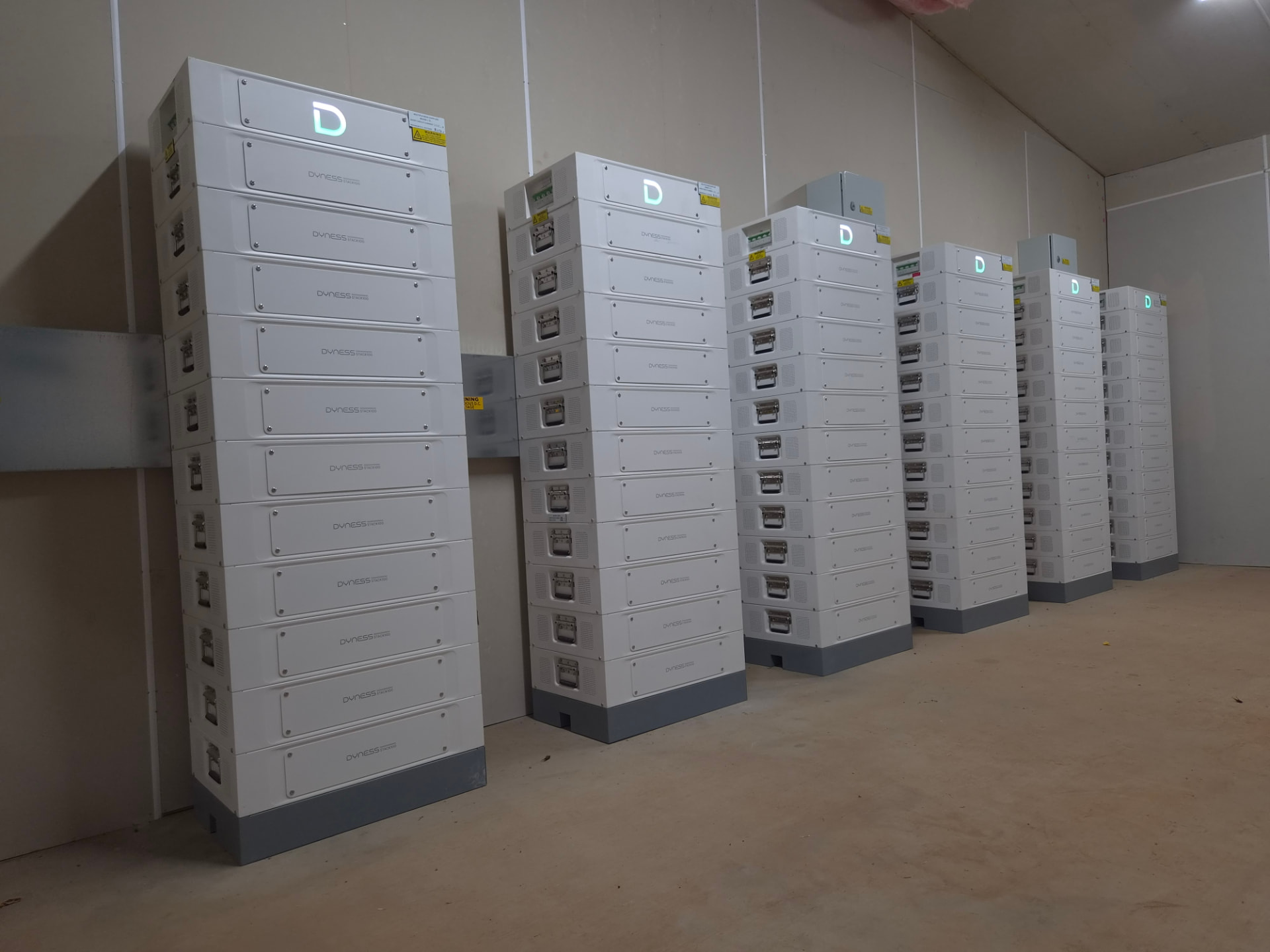 Dyness Stack 100 battery bank providing 330 kWh of storage